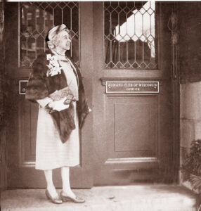Mrs Manierre.eps